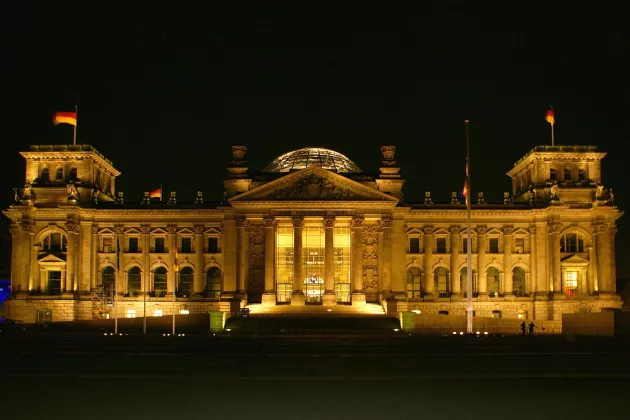 Reichstag-Bundestag in Berlin bei Nacht