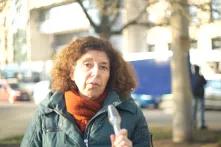 Esther Dischereit vor dem Oberlandesgericht Naumburg