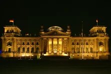 Reichstag-Bundestag in Berlin bei Nacht