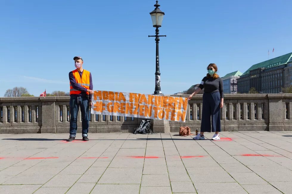 Banner "Moria Evakuieren - Grenzen töten"