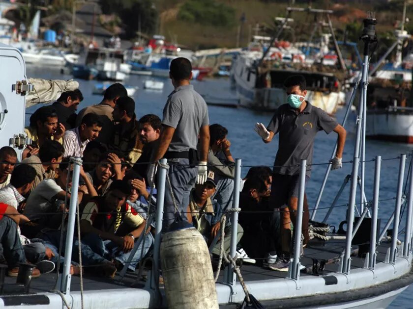 migrants arriving on the island of lampedusa in august 2007