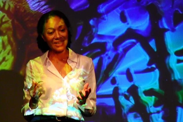Maroula Blades "Spilling Words", Werkstatt der Kulturen, 18.08.2013, © 2013 poetrykitchen