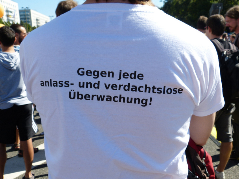 Protest-T-Shirt gegen Überwachung Protest-T-Shirt gegen Überwachung