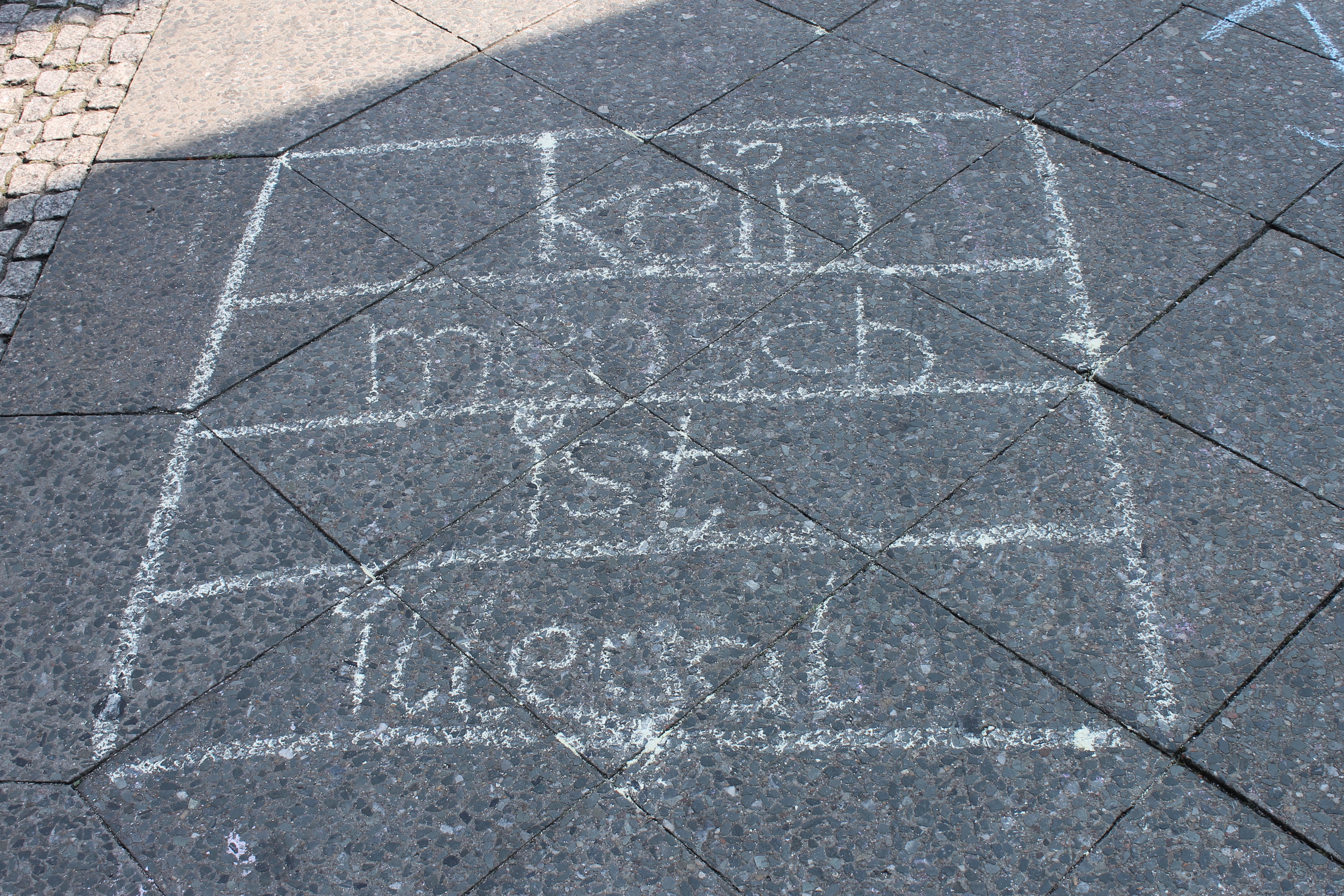 "Kein Mensch ist illegal" "Kein Mensch ist illegal"