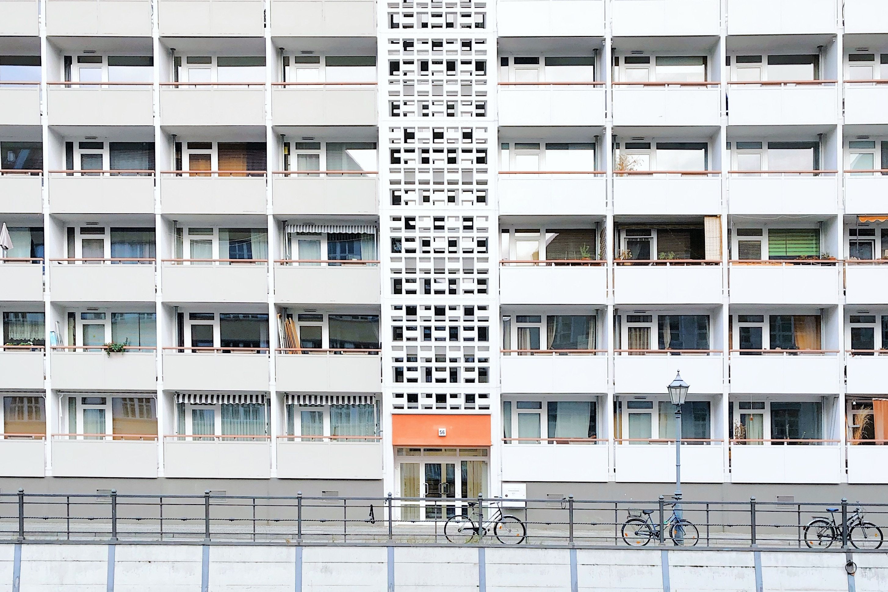 Krise auf dem Wohnungsmarkt Wohnungsmarkt: Foto von einem Wohnhaus